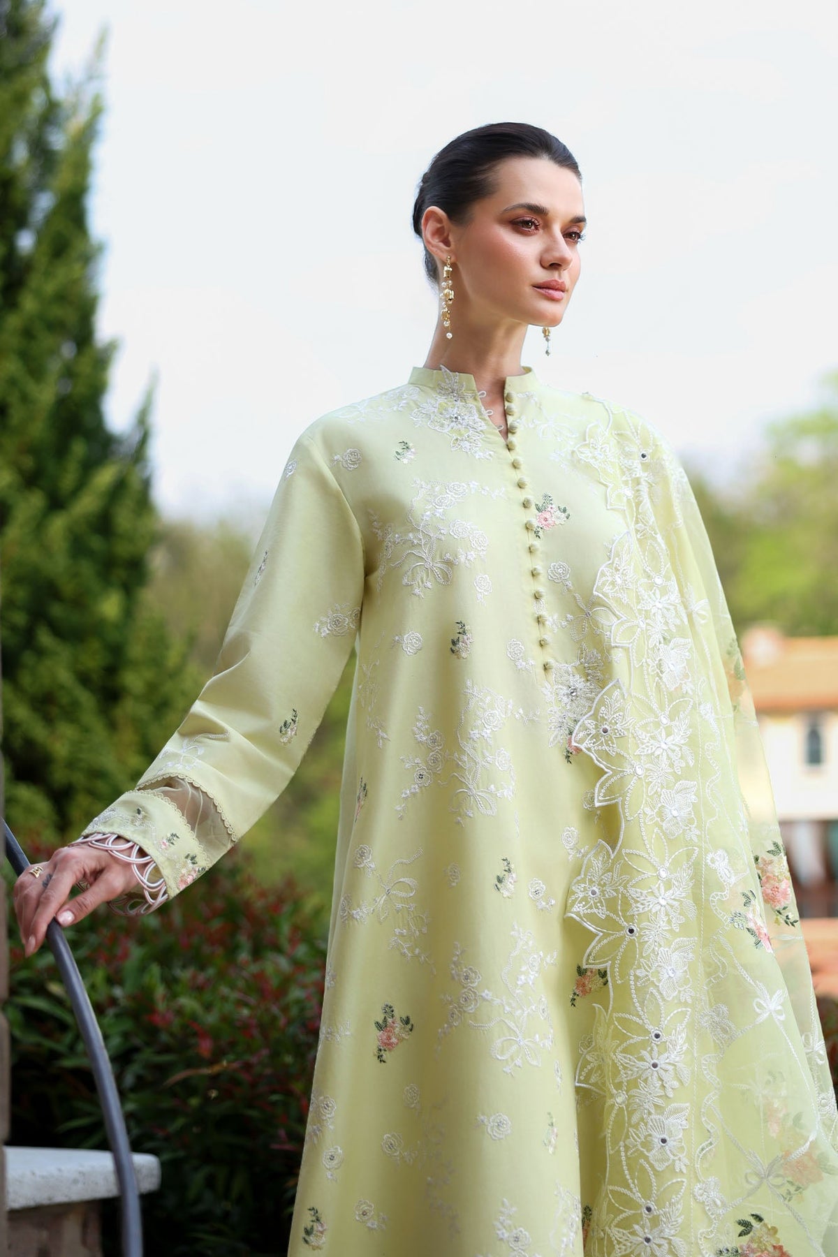 Cross Stitch | 3 Piece Embroidered Lawn | Ctirus Lace 6